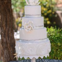 White Scallop Cake Stand