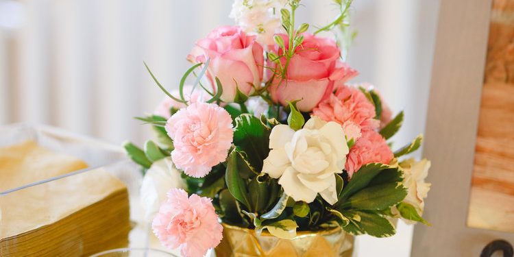 Gold Geometric Vase & Votives